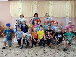 Танцы народов России Танцы народов России.